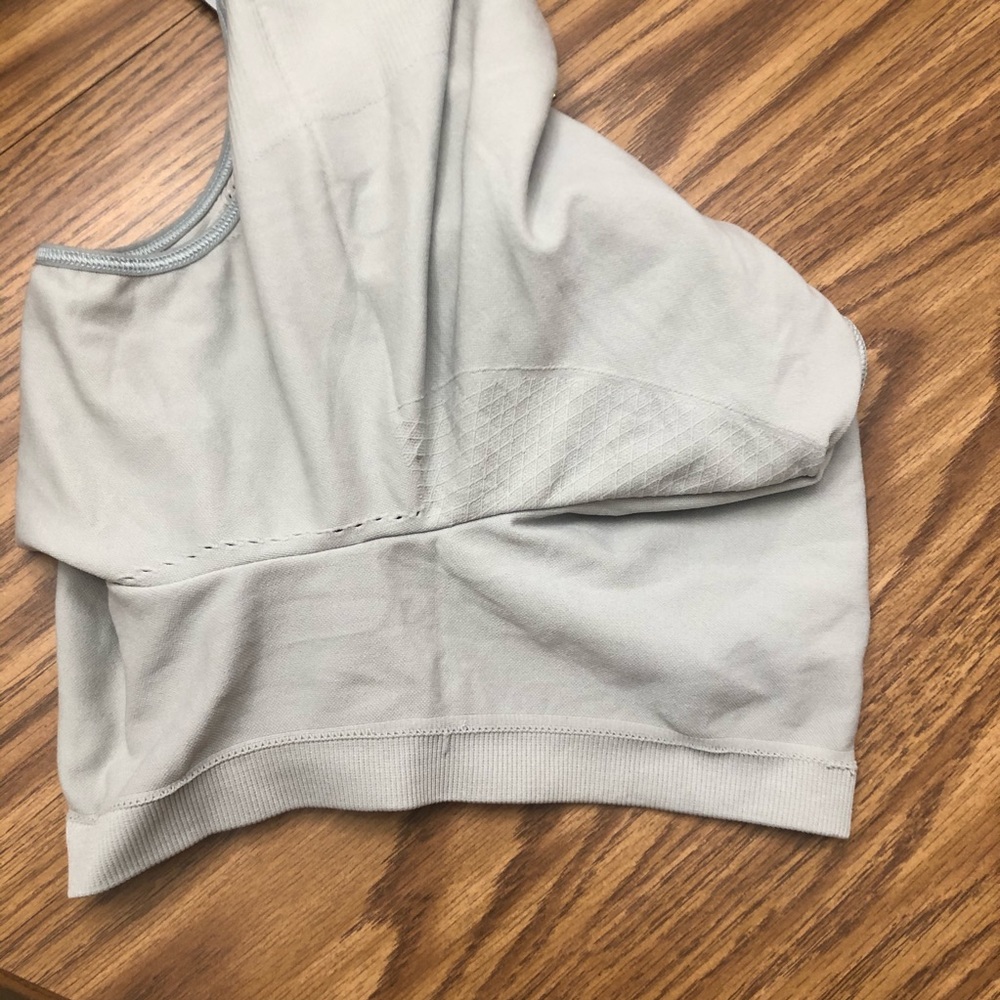 NWOT Performance Tank Top w/ Built-In Sports Bra - Picture 6 of 10